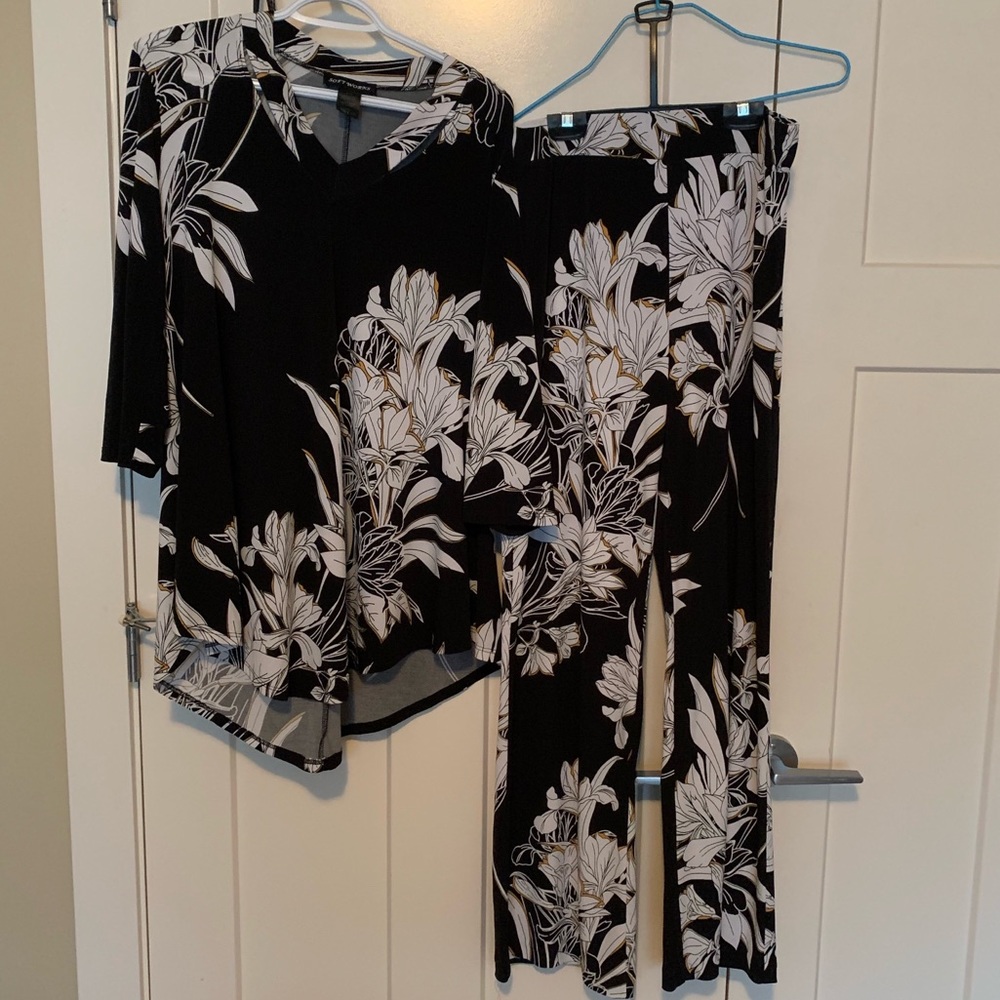Floral Top and Pant Set 💙2 for 30💙